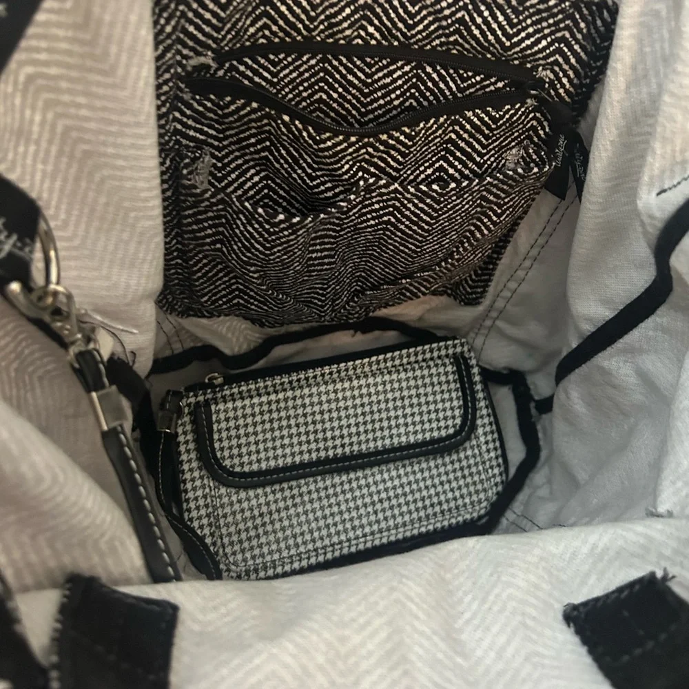 Thirty-One Black and White Chevron Tote - Picture 11 of 11